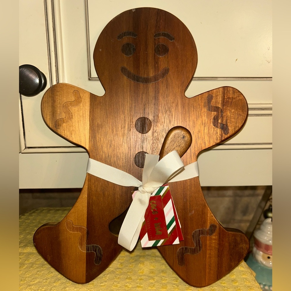 Coco + Lola Gingerbread Man Charcuterie Board with Spreader
